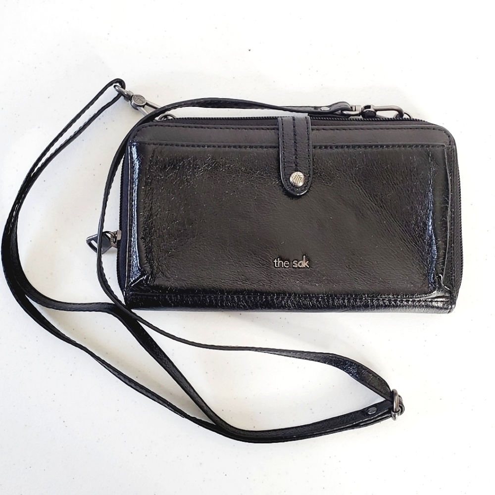 The Sak Wallet Crossbody Bag Organizer Black Mini Purse‎ Clutch.
